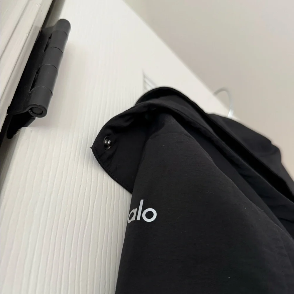 ALO Yoga Daybreak Long Coat Black Hooded Detachable Belt